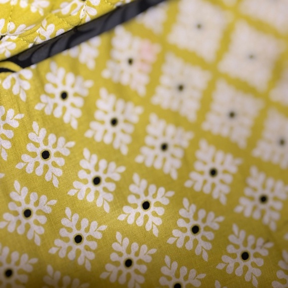 Vera Bradley Large Baroque Travel Duffel Bag (EUC) - Picture 9 of 10